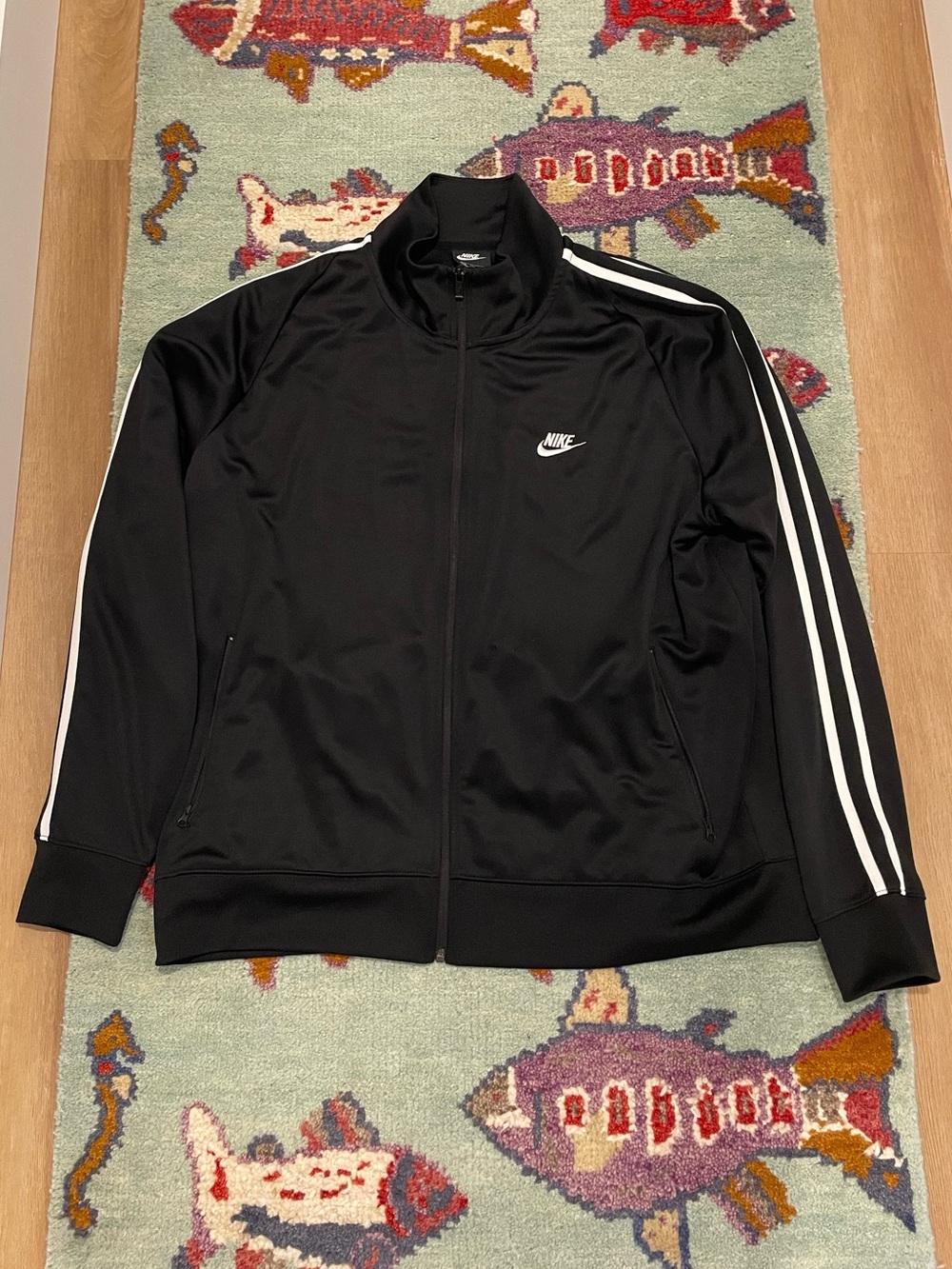 Nike Aeroloft Synthetic Insulation Activewear Men's Black/White Track Jacket